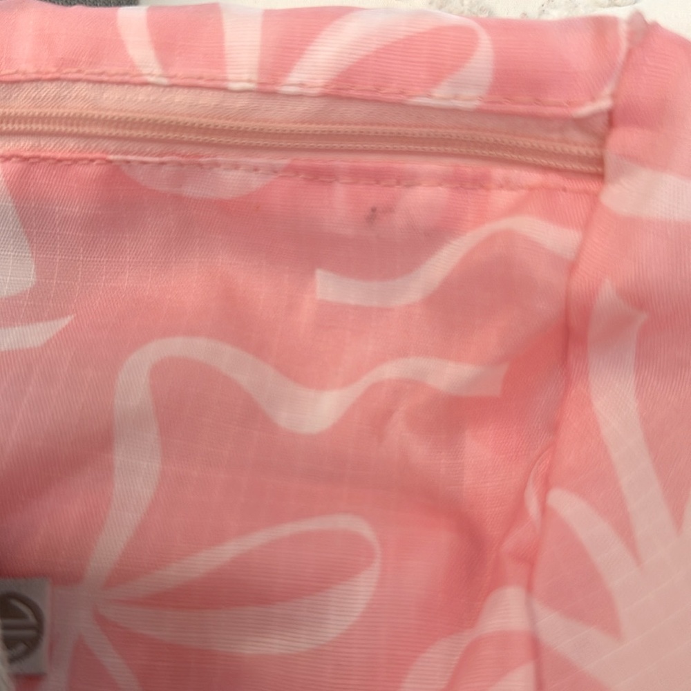 Pink Bow Duffle Bag with ‘A’ monogram - Picture 5 of 5